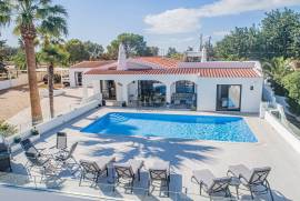 Elegant 4-Bedroom Single-Level Villa with Exceptional Privacy, Pool & Countryside Views Near Quinta do Lago