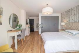 Elegant 4-Bedroom Single-Level Villa with Exceptional Privacy, Pool & Countryside Views Near Quinta do Lago