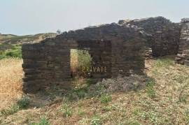 Large Ruin with Land in Rural Location Large Ruin with Land in Rural Location