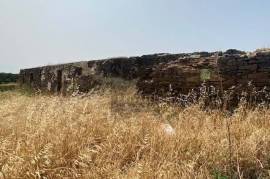 Large Ruin with Land in Rural Location Large Ruin with Land in Rural Location