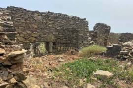 Large Ruin with Land in Rural Location Large Ruin with Land in Rural Location