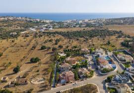 South West facing T3+2 Villa Designed by Mario Martins in Porto de Mos / Atalaia, Lagos South West facing T3+2 Villa Designed by Mario Martins in Porto de Mos / Atalaia, Lagos