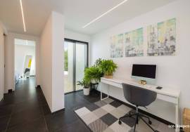 Contemporary 2+1 Bedroom Villa with Sea View and Pool in the Exclusive Reserva da Luz Contemporary 2+1 Bedroom Villa with Sea View and Pool in the Exclusive Reserva da Luz