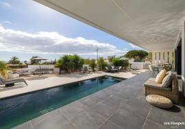 Contemporary 2+1 Bedroom Villa with Sea View and Pool in the Exclusive Reserva da Luz