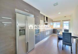 Modern 4 bedroom villa in a residential area near the center of Olhão Modern 4 bedroom villa in a residential area near the center of Olhão