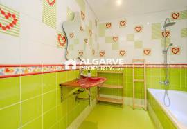 Modern 4 bedroom villa in a residential area near the center of Olhão Modern 4 bedroom villa in a residential area near the center of Olhão