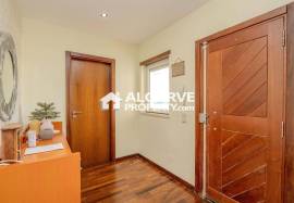 Modern 4 bedroom villa in a residential area near the center of Olhão Modern 4 bedroom villa in a residential area near the center of Olhão