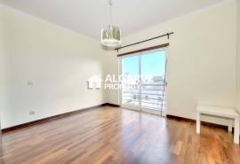 Modern 4 bedroom villa in a residential area near the center of Olhão Modern 4 bedroom villa in a residential area near the center of Olhão