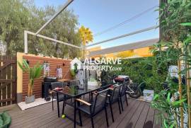 Beautiful 2 bedroom apartment close to the beach and Marina in Vilamoura, Algarve