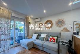 Beautiful 2 bedroom apartment close to the beach and Marina in Vilamoura, Algarve