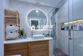 Beautiful 2 bedroom apartment close to the beach and Marina in Vilamoura, Algarve