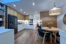 Beautiful 2 bedroom apartment close to the beach and Marina in Vilamoura, Algarve