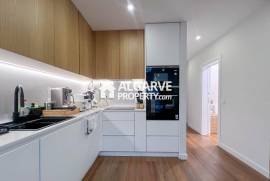 Beautiful 2 bedroom apartment close to the beach and Marina in Vilamoura, Algarve