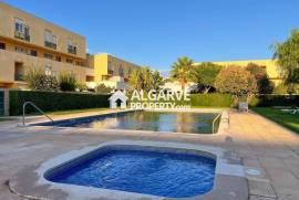 Beautiful 2 bedroom apartment close to the beach and Marina in Vilamoura, Algarve