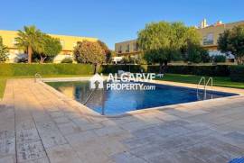 Beautiful 2 bedroom apartment close to the beach and Marina in Vilamoura, Algarve