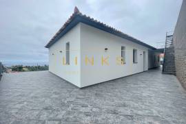 Elegant Two-Story Villa with Pool – Ribeira Brava