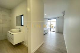 Elegant Two-Story Villa with Pool – Ribeira Brava