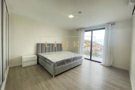 Elegant Two-Story Villa with Pool – Ribeira Brava