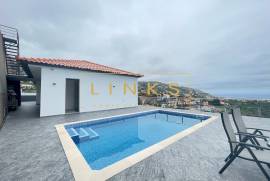 Elegant Two-Story Villa with Pool – Ribeira Brava
