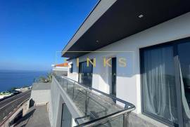 Elegant Two-Story Villa with Pool – Ribeira Brava