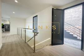 Elegant Two-Story Villa with Pool – Ribeira Brava