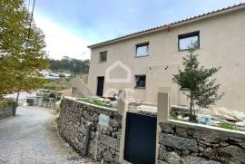 Renovated 2 Bedroom Semi-Detached Houses in Rebordões, Santo Tirso