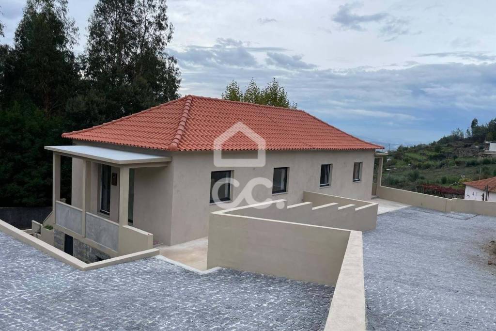 Renovated 2 Bedroom Semi-Detached Houses in Rebordões, Santo Tirso