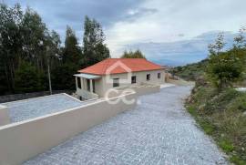 Renovated 2 Bedroom Semi-Detached Houses in Rebordões, Santo Tirso