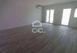 T-2 type apartment in the center of Pataias/Alcobaça. T-2 type apartment in the center of Pataias/Alcobaça.