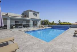 Carvoeiro - 3-bedroom villa with stunning sea views close to Carvoeiro