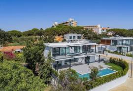 Albufeira - stunning villa for sale – 4-bedrooms, private pool & luxury features