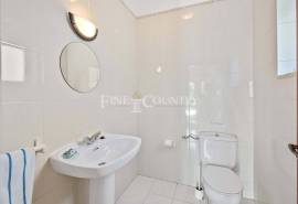 Carvoeiro - 4-bedroom villa with sea views, easy walking distance to Carvoeiro