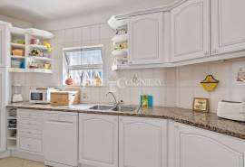 Carvoeiro - 4-bedroom villa with sea views, easy walking distance to Carvoeiro