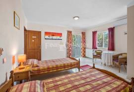 Carvoeiro - 4-bedroom villa with sea views, easy walking distance to Carvoeiro