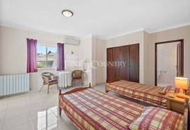 Carvoeiro - 4-bedroom villa with sea views, easy walking distance to Carvoeiro