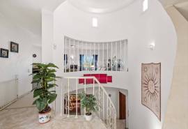 Carvoeiro - 4-bedroom villa with sea views, easy walking distance to Carvoeiro