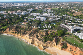 Just at 600m from Maria Luísa Beach.