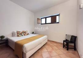 Just at 600m from Maria Luísa Beach.