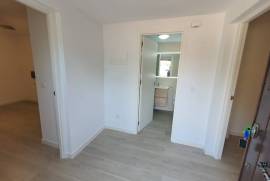 Fully renovated detached villa on a rectangular plot of 943 m². Distributed over two floors.