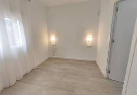 Fully renovated detached villa on a rectangular plot of 943 m². Distributed over two floors.