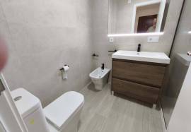 Fully renovated detached villa on a rectangular plot of 943 m². Distributed over two floors.