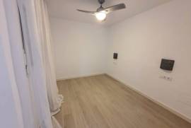 Fully renovated detached villa on a rectangular plot of 943 m². Distributed over two floors.