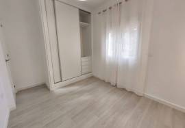 Fully renovated detached villa on a rectangular plot of 943 m². Distributed over two floors.