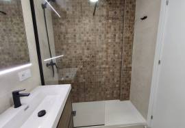 Fully renovated detached villa on a rectangular plot of 943 m². Distributed over two floors.