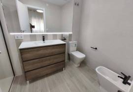 Fully renovated detached villa on a rectangular plot of 943 m². Distributed over two floors.