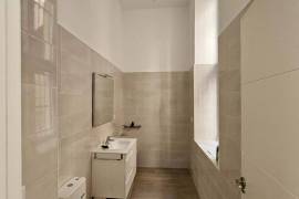 Renovated premises with access to two streets and smoke outlet Renovated premises with access to two streets and smoke outlet