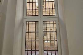 Renovated premises with access to two streets and smoke outlet Renovated premises with access to two streets and smoke outlet