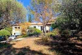 Charming Detached House With 5 Bedrooms And Garage On A 3850 M2 Landscaped Park With Lovely Open Views. Charming Detached House With 5 Bedrooms And Garage On A 3850 M2 Landscaped Park With Lovely Open Views.