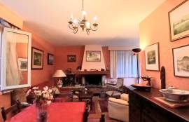 Charming Detached House With 5 Bedrooms And Garage On A 3850 M2 Landscaped Park With Lovely Open Views. Charming Detached House With 5 Bedrooms And Garage On A 3850 M2 Landscaped Park With Lovely Open Views.