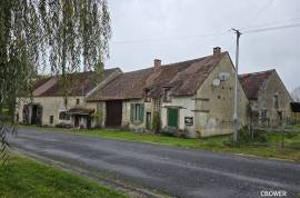 For Sale 3 Houses, 2 Barns, Gardens. Lussac-les-Églises. 87